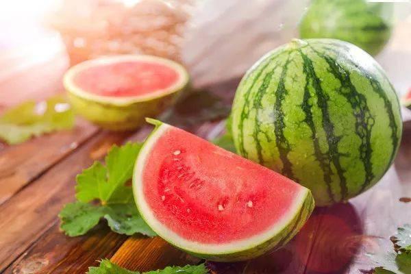 吃瓜怎么发,吃瓜群众如何演变成为社会现象