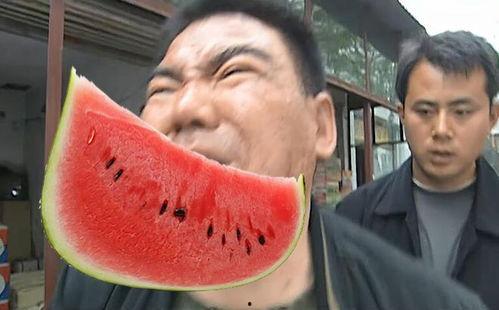 河南县城吃瓜,夏日消暑新风尚