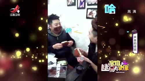 吃瓜魔性笑声男,吃瓜男生成焦点  第2张