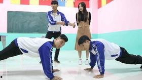 同学比赛吃瓜,一场舌尖上的较量  第2张