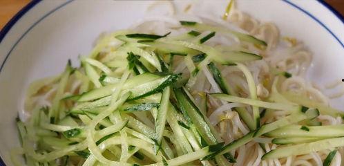 面条吃瓜,夏日清爽美食新体验  第3张