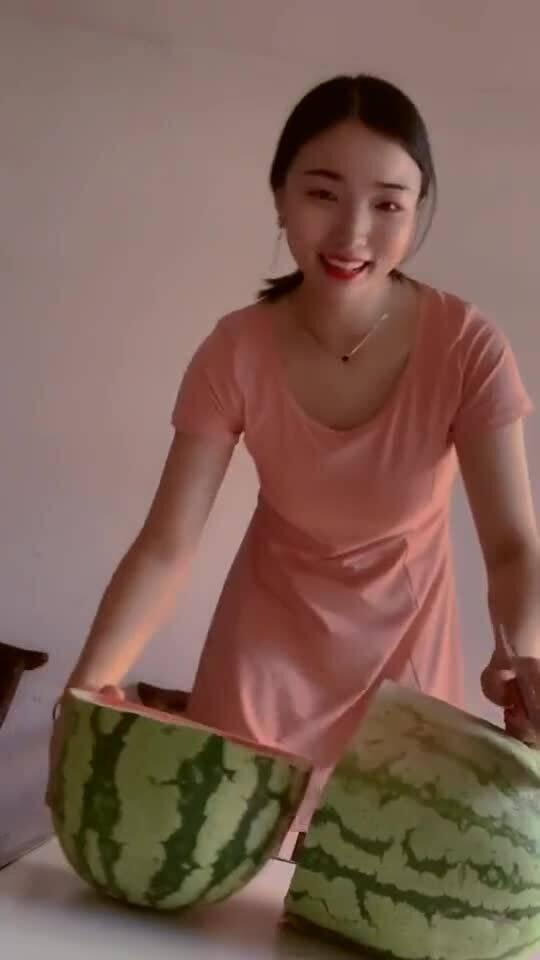 好兄弟吃瓜视频,揭秘娱乐圈幕后故事  第1张